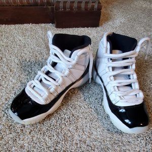 SOLD! Air Jordan 11 Retro Kids 5Y